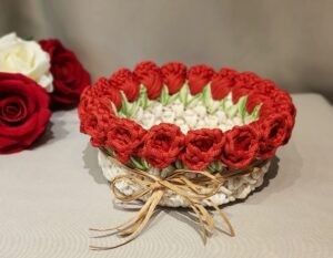 Koszyk Flower – personalizowana szkatułka handmade z kwiatowym wykończeniem