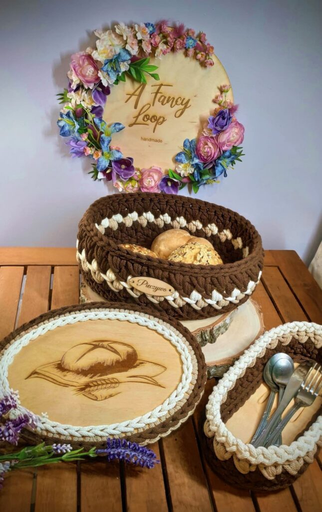 Zestaw koszy na stół - koszyk na pieczywo oraz sztućce